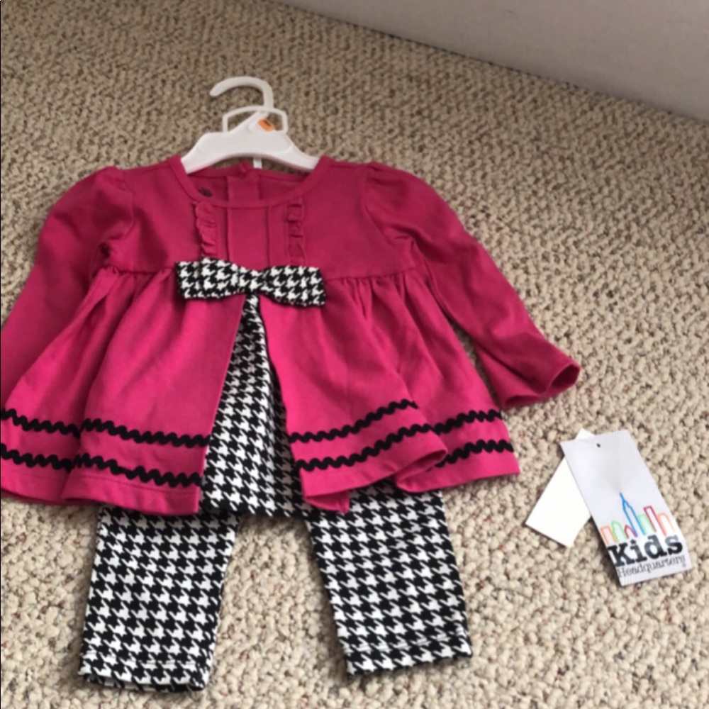 Headquarters Kids NWT 2-piece set Size 12 mo